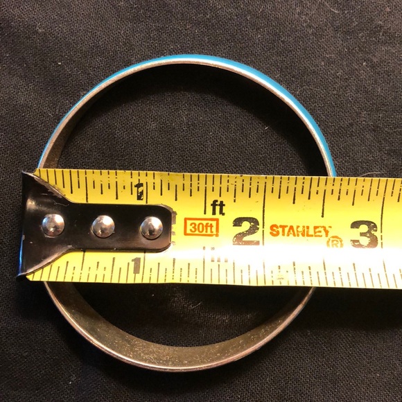 FINAL PRICE UNLESS BUNDLED. Interesting boho turquoise enamel metal bangle. - Picture 4 of 4